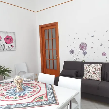 Innenhof-terrasse Apartment Cefalu